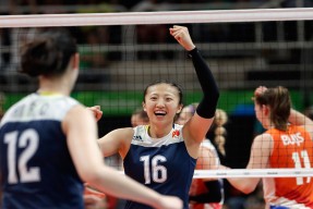 九游手游官网-花样轮滑国际表演赛，青春在轮回中舞动，花样轮滑大赛